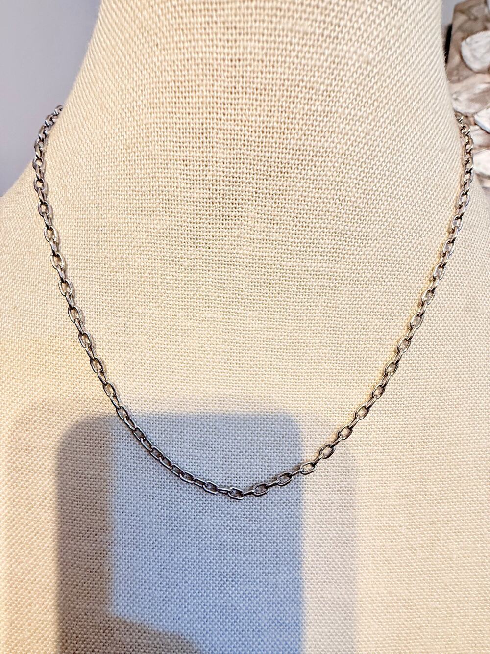 Vintage Lia Sophia Silver Tone Chain Necklace 16”